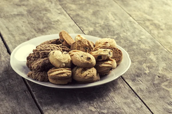Kekse auf dem Teller — Stockfoto