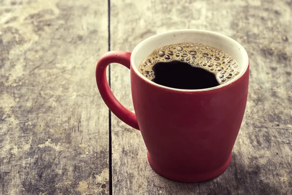 Vecchia tazza di caffè rosso — Foto Stock