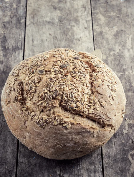 Whole wheat bread — Stock Photo, Image