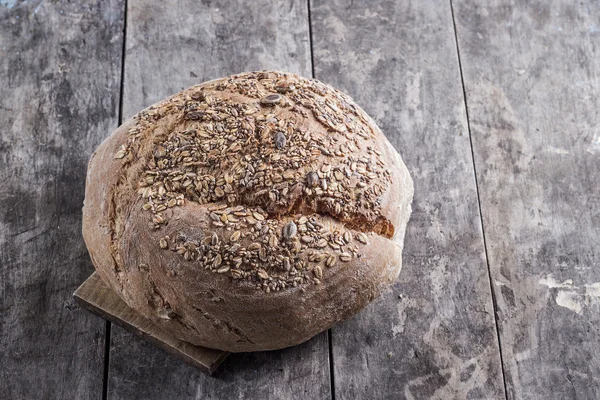 Whole wheat bread — Stock Photo, Image