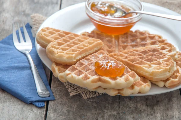 Café da manhã com waffles e geléia — Fotografia de Stock