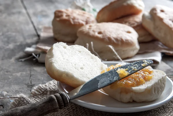 Marmelade auf Brot — Stockfoto