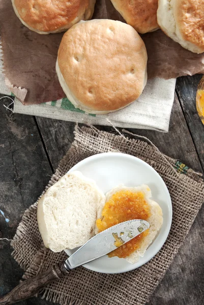 Marmelade auf Brot — Stockfoto