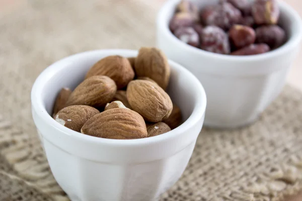 Almonds kernel in a bowl — Stock Photo, Image