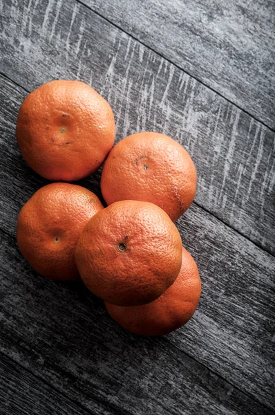 Čerstvě oloupané mandarinky — Stock fotografie