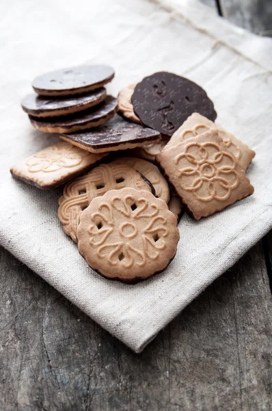 Čokoládové cookies na stole — Stock fotografie