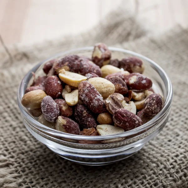 Peanuts  in a glass bowl — Stock Photo, Image