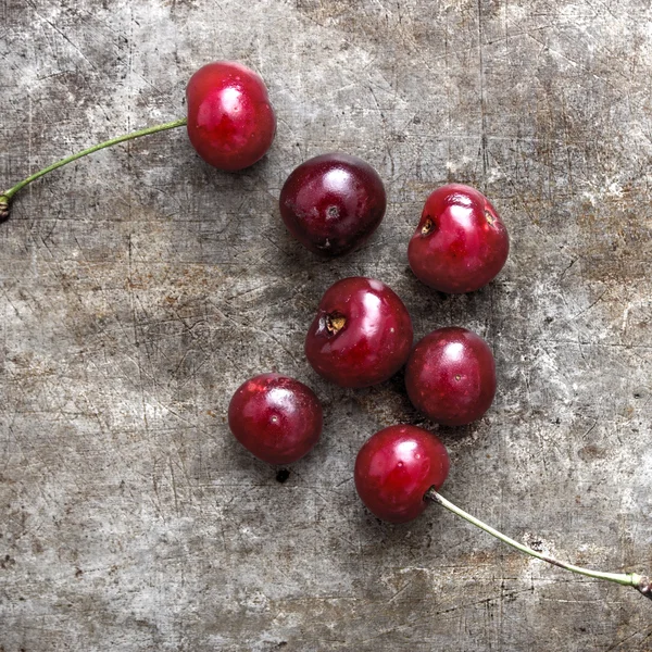 Cseresznye rusztikus asztal — Stock Fotó