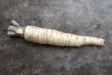 şalgam eski rustik zemin üzerine