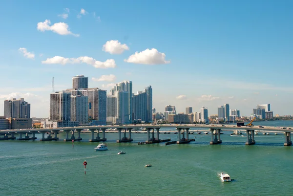Vista panorâmica do porto e da ponte de Miami — Fotografia de Stock