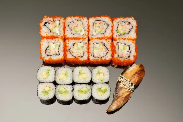 Sushi ai frutti di mare giapponesi, roll set — Foto Stock
