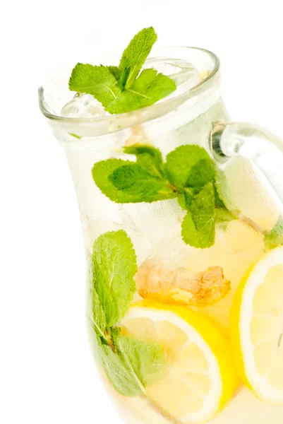 Zencefil limon ve nane taze limonata — Stok fotoğraf