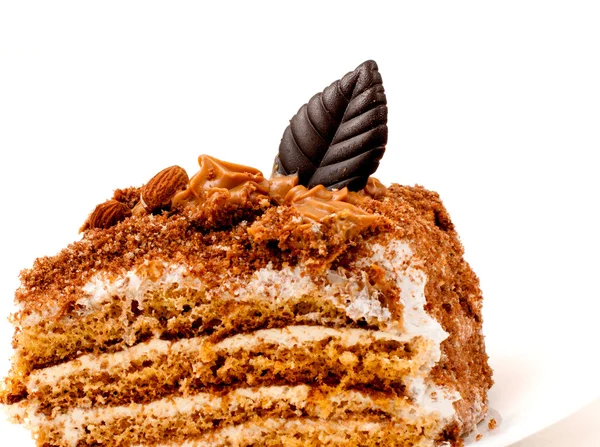 Kawałek pyszne ciasto czekoladowe na białym tle — Zdjęcie stockowe