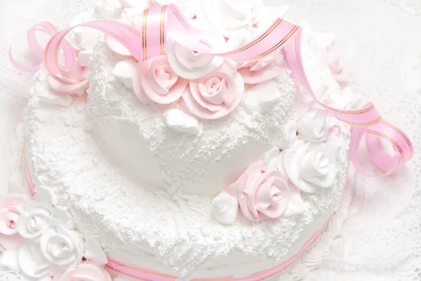 Рожево-білий смачний розкішний весільний торт — стокове фото