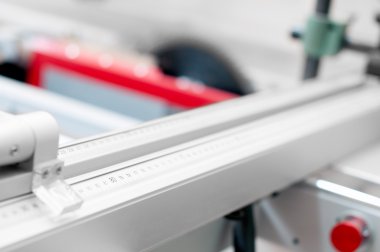 Carpenter'ın yuvarlak ağaç işleme makinesi yakın çekim