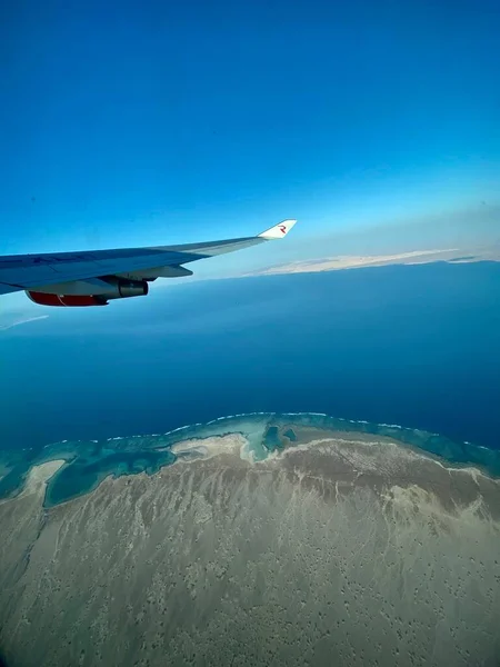 Vista Aérea Isla Avión Volando Sobre Tierra Hermosa Naturaleza — Foto de Stock