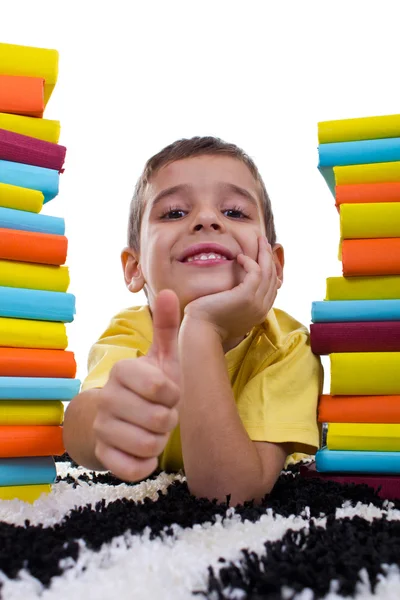 Schooljongen duim opdagen — Stockfoto