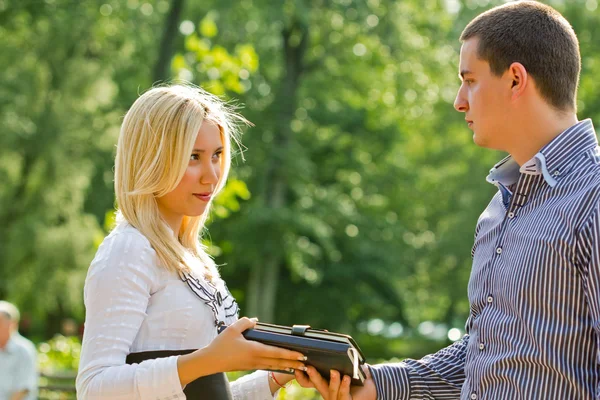 Zakenman en -vrouw — Stockfoto