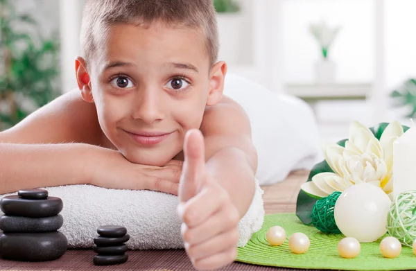 Young boy ready to treatment in spa salon — Stock Photo, Image