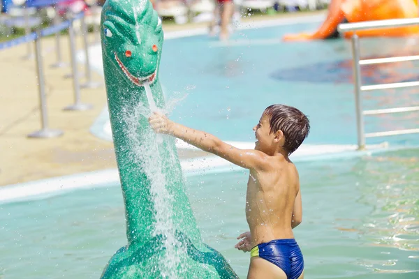 Child at aquapark — Stock Photo, Image