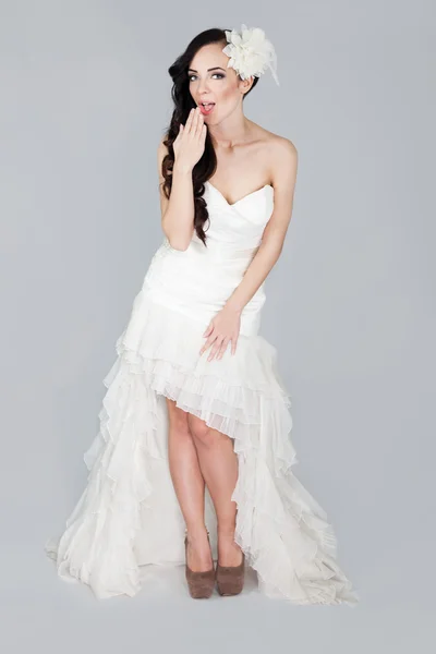 Noiva sexy em vestido branco — Fotografia de Stock
