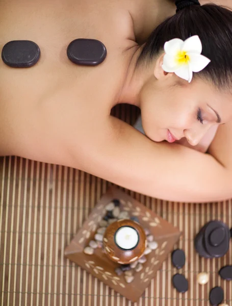 Woman having beauty treatments in the spa salon — Stock Photo, Image