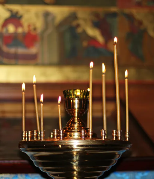 Stearinljus med ljusstaken — Stockfoto