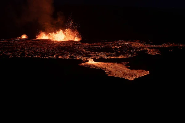 Volcano Eruption Meradalir Fagradalsfjall Iceland Erupting Magma Flowing Lava Night — 图库照片