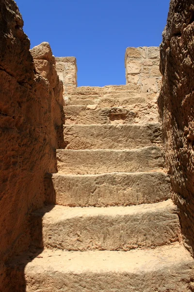 왕 들의 무덤에서 고 대 계단 — 스톡 사진