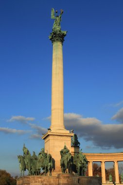 kahramanlar Meydanı