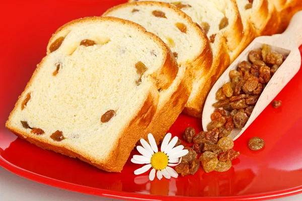 Macro of sweet loaf slices with raisins — Stock Photo, Image