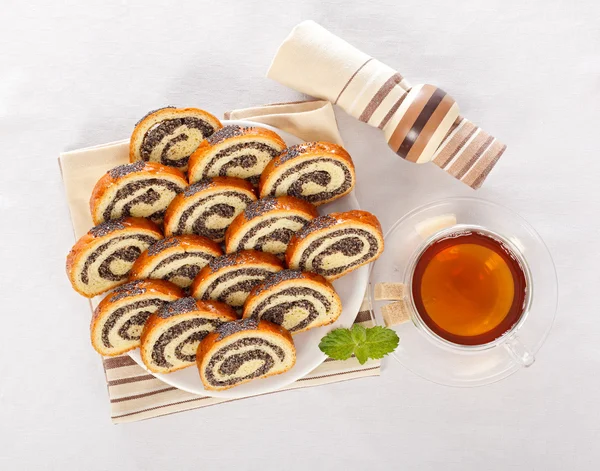 Top view of poppy seed roll slices — Stock Photo, Image