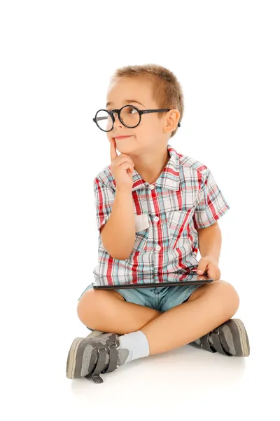 Sabio niño con la tableta de PC — Foto de Stock