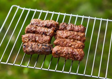 Romen ızgara et rulolar - mititei, MICI