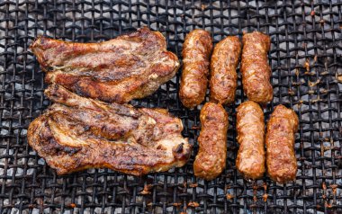 Romen ızgara et dilimleri ve rulo - mititei, MICI