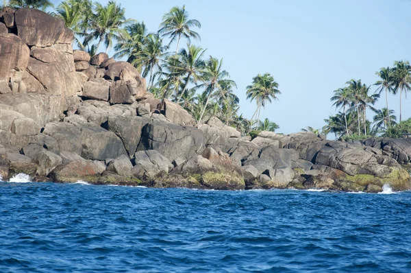 Skały i pobrzeże unawatuna, sri lanka — Zdjęcie stockowe