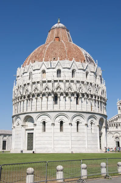 Piazza dei miracoli, Pisa, Italia — Foto de Stock