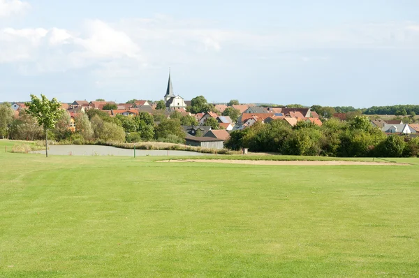 Un hermoso campo de golf en Europa — Foto de Stock