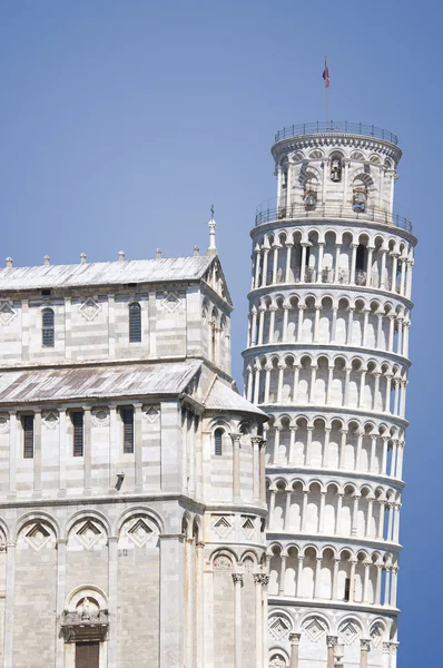 Torre inclinada de Pisa aislado — Foto de Stock