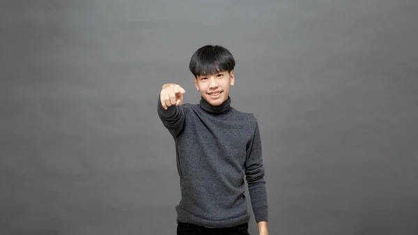Porträt Junger Asiatischer Teenager Coole Haare Stilvoll Tragen Grauen Pullover — Stockfoto