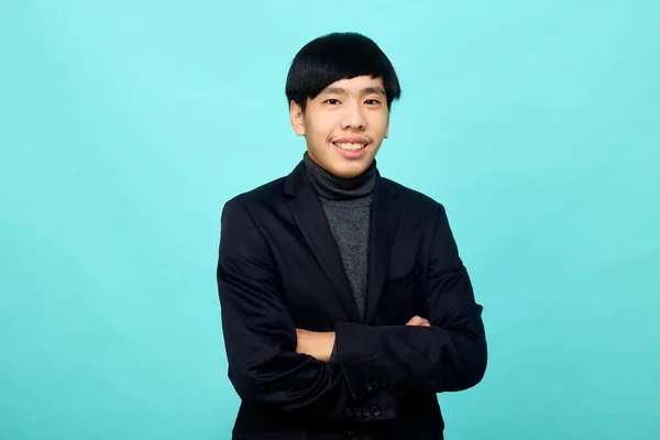 Jonge Zuidoost Aziatische Man Met Gelukkige Zelfbewuste Positieve Uitdrukking Met — Stockfoto