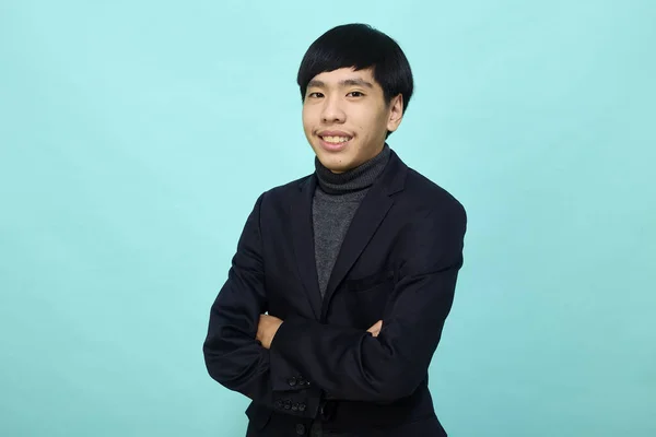 Молодий Чоловік Південно Східної Азії Щасливим Впевненим Собі Позитивним Виразом — стокове фото