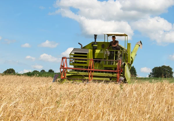 Combineren wegneemt — Stockfoto