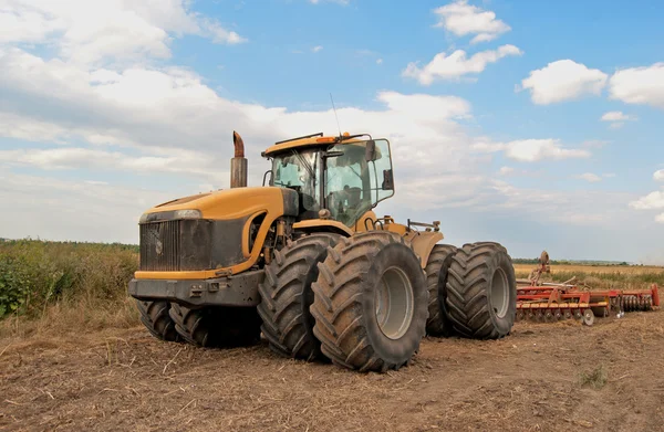 Campo de procesos tractor — Foto de Stock