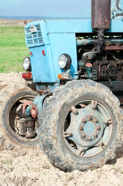 Traktor di ruas — Stok Foto