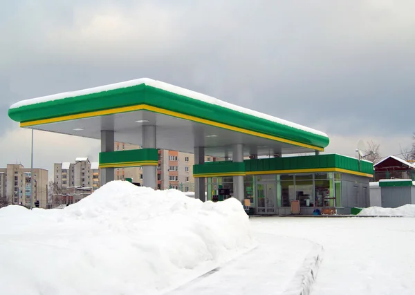 Posto de gasolina na cidade — Fotografia de Stock