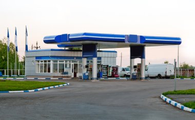 mavi benzin istasyonu