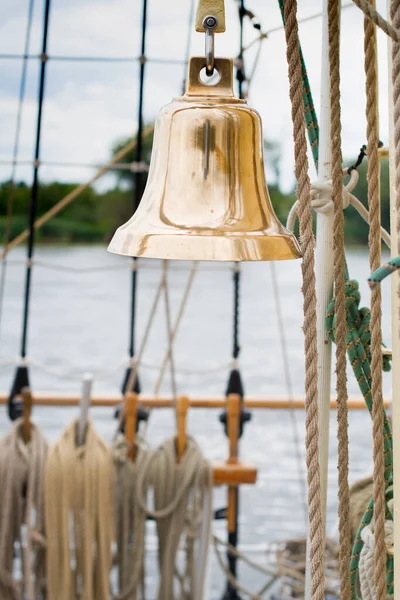 Cloche Voile Mer Sur Fond Océanique — Photo