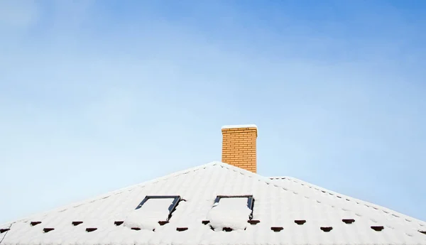 Csukd Kéményt Tetőn Tél — Stock Fotó