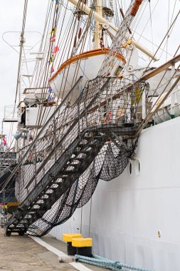 Kargo gemisi iskelesi konaklama merdiveni